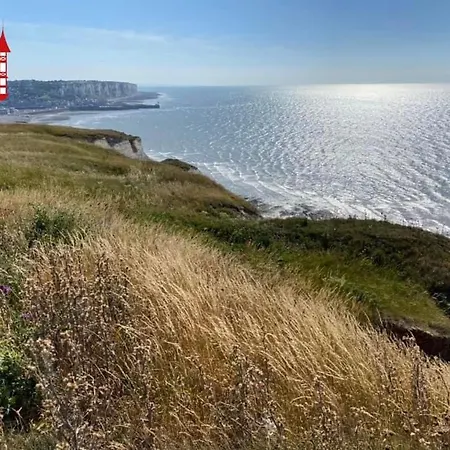 Le Rugissement Des Vagues * Le Tréport