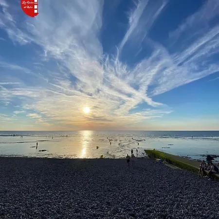 Le Rugissement Des Vagues * Le Tréport